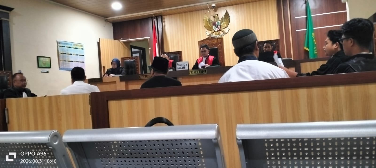 Ketua Majelis Hakim Pengadilan Negeri Selong Minta JPU Hadirkan Ahli Dari Dewan Pers Di Persidangan Wartawan Mugni Ilma.