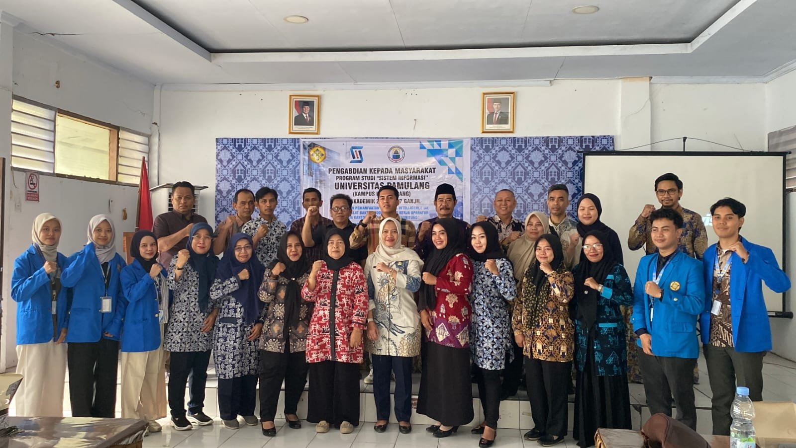 PELATIHAN PEMANFAATAN ARTIFICIAL INTELLIGENCE (AI) SEBAGAI ALAT BANTU PRODUKTIVITAS KERJA APARATUR PADA KANTOR KECAMATAN RANGKASBITUNG